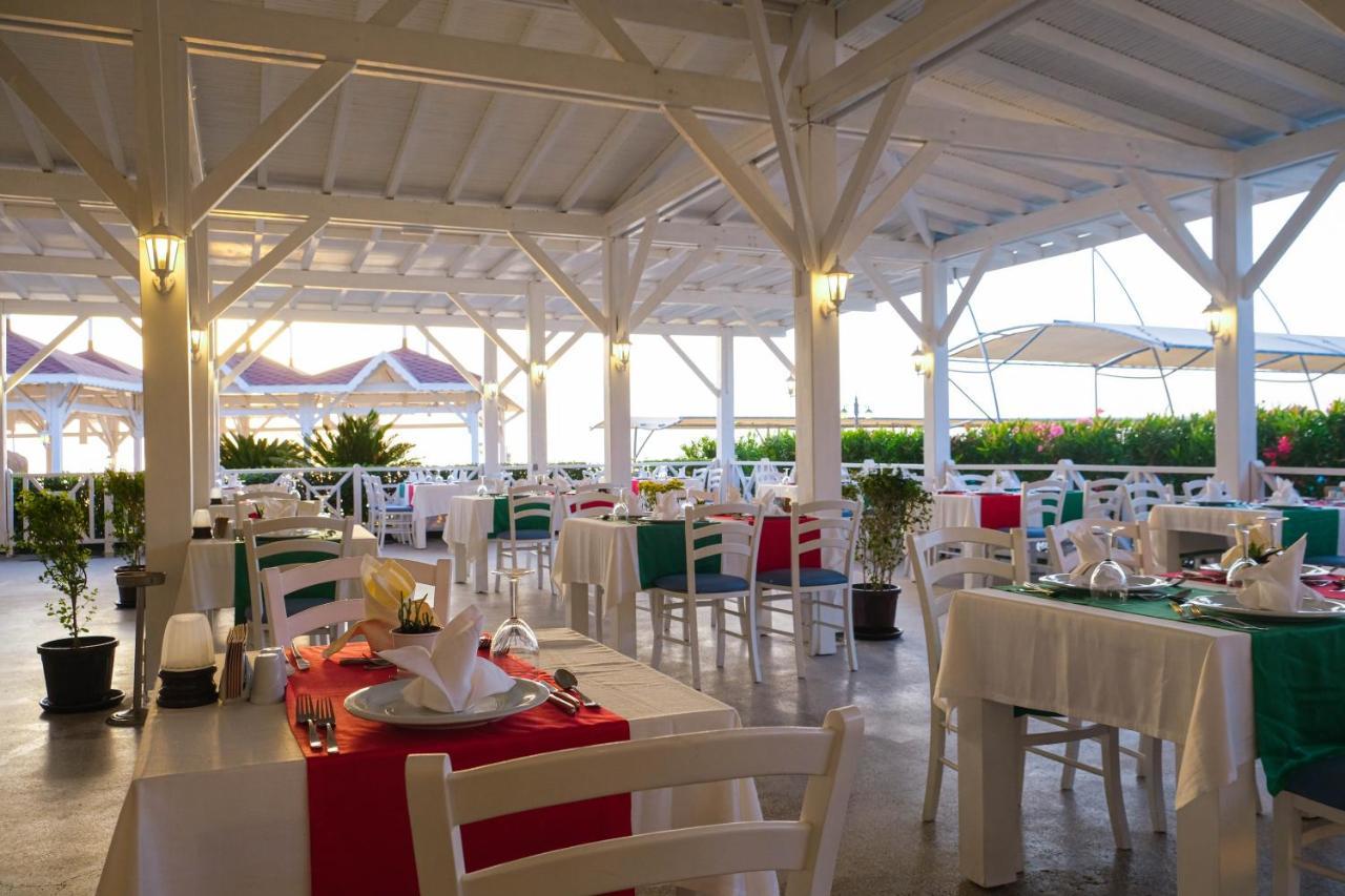 Crystal Flora Beach Resort Beldibi  Exterior photo